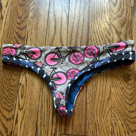 Maaji Louisville Bikes Bikini bottoms Size small - Picture 1 of 2